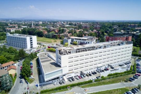 Dipartimento di Medicina e Chirurgia U8 vista dall'alto con drone